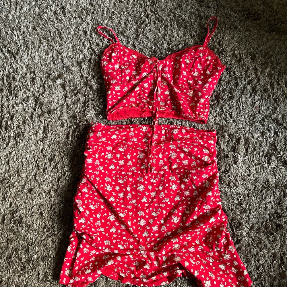 Mini skit set ❤️ - Picture 3 of 5